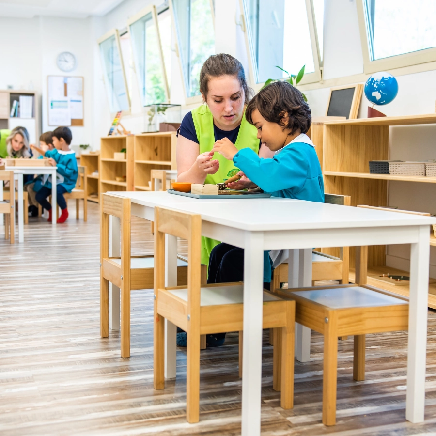 pedagogia montessori en la escuela bilingue montessori en madrid greenleaves montessori